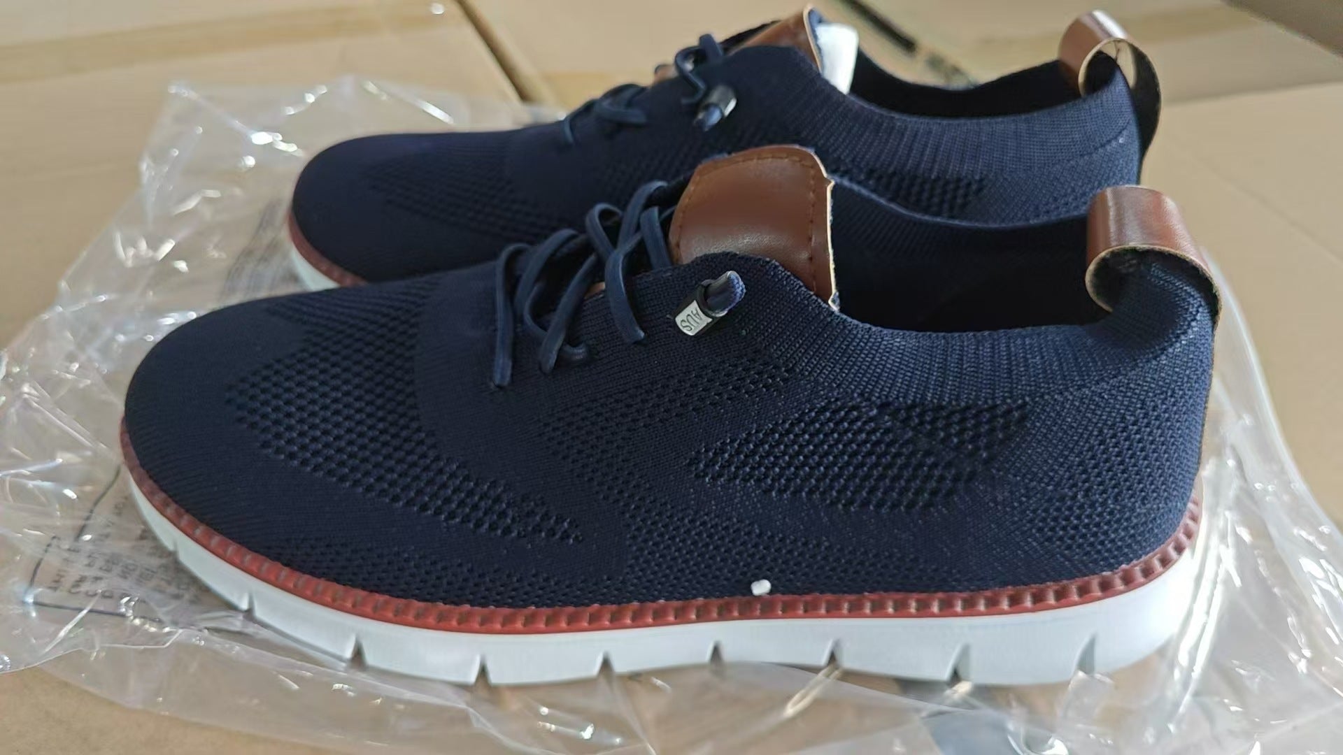Breathable Mesh Mens Running Shoes