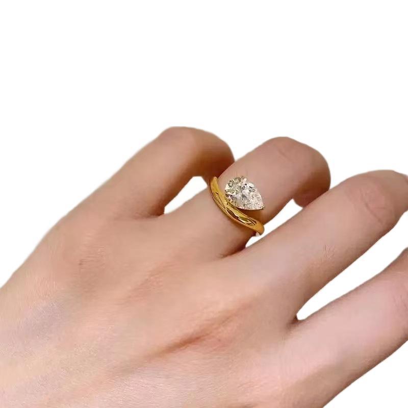 Golden Water Drop Zircon Ring